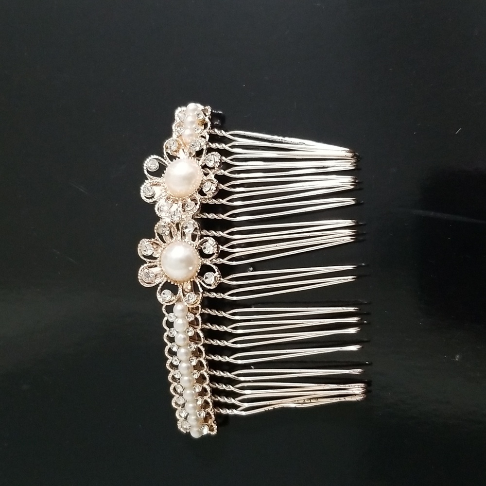 New Rhinestones and Faux Pearls Bridal Comb
